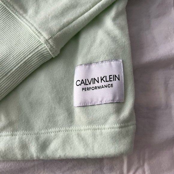 Calvin Kline Cropped Sweatshirt - Picture 2 of 5